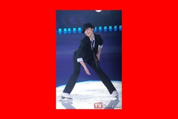 亚锦赛女子标枪决赛中国老将刘诗颖六十四米八七夺魁稳获奥运门票